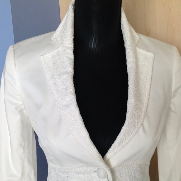 Kulson White Blazer - Size 2 - Picture 3 of 11